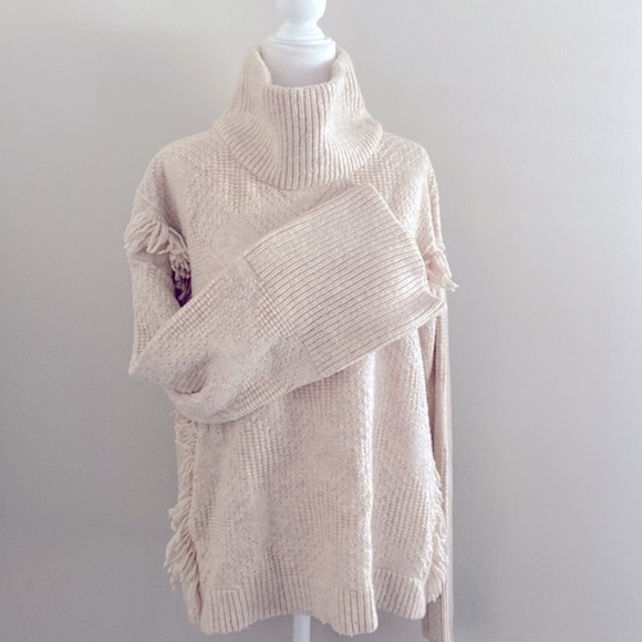 WoolRich oatmeal shaggy rug turtleneck sweater - Picture 6 of 7